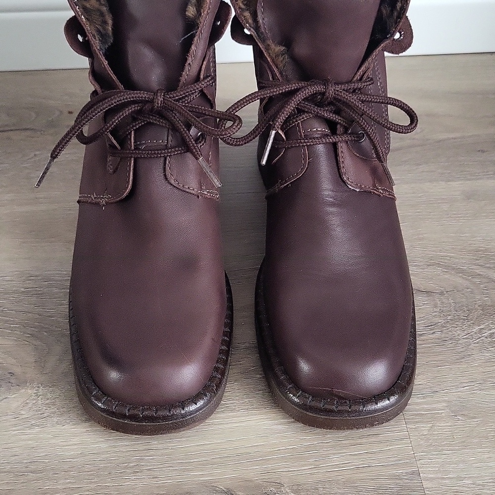La Canadienne Brown Ankle Boot - Picture 6 of 16